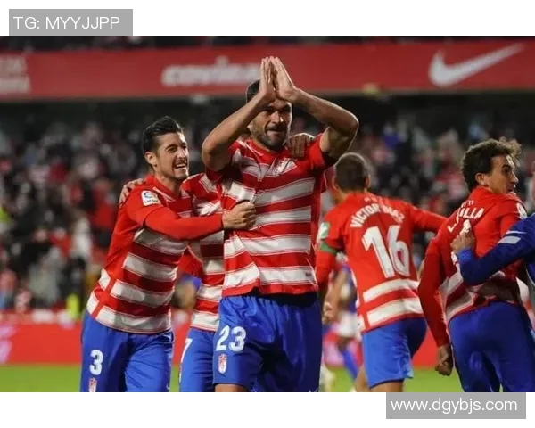 格拉纳达主场迎战巴塞罗那双方争夺西甲积分榜关键战役