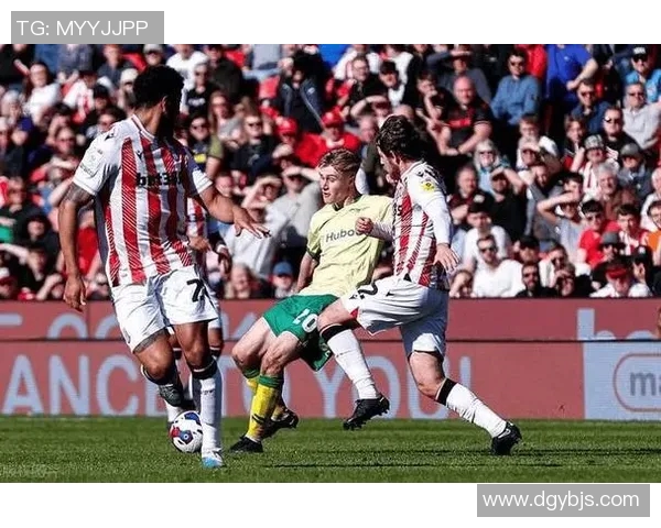 顿矿工对阵那不勒斯的欧战较量精彩纷呈双方球员全力以赴争夺胜利荣耀